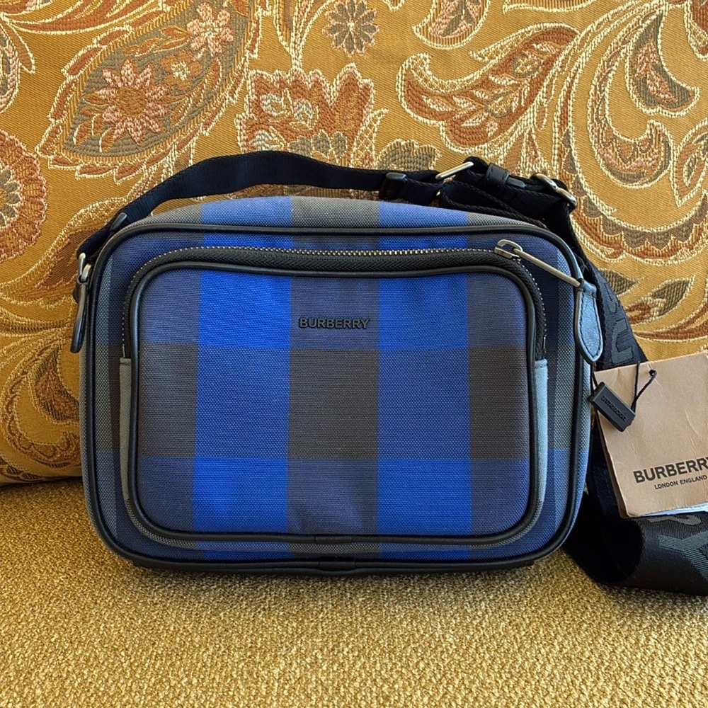 👔 Burberry Paddy crossbody rare blue plaid NWT